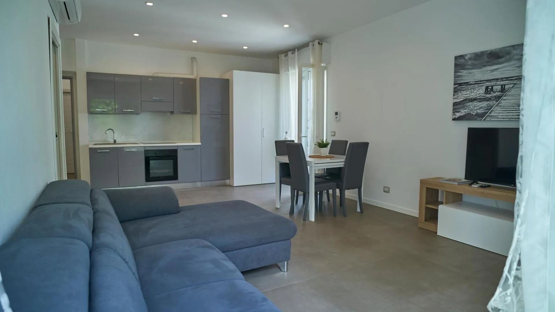 Adria Suite Apartments By Affitti Brevi Rimini 0*,  İtalya